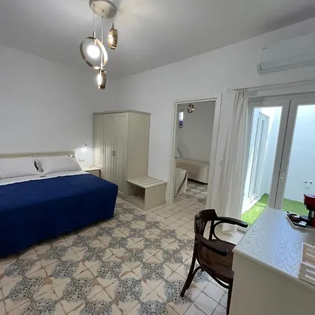 Centro Storico Bed & Breakfast 4*
